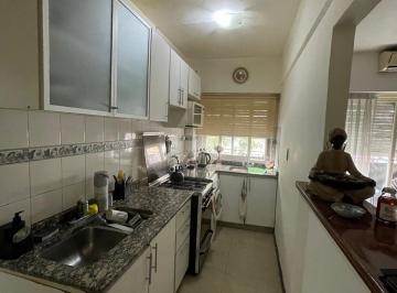 Departamento de 4 ambientes, Once · 4 Ambientes con Balcon Al Frente con Baño Toilete
