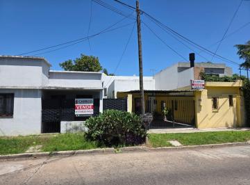 Casa de 4 ambientes, Quilmes · Lote de 350 m² en Venta en Barrio Parque Bernal