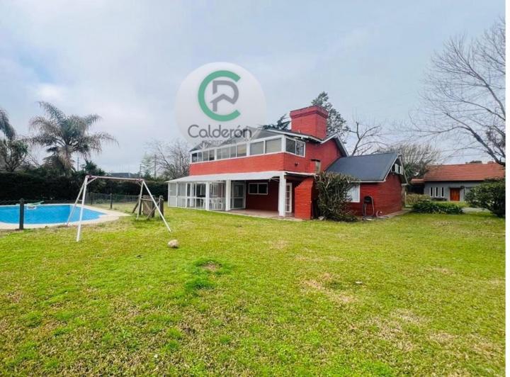 Casa · 160m² · 4 Ambientes · 4 Cocheras