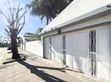 Casa · 213m² · 5 Ambientes · 4 Cocheras · Gran Casa en Esquina con Terraza, Quincho y Vista Al Estadio – a m de Mitre - Apta Crédito