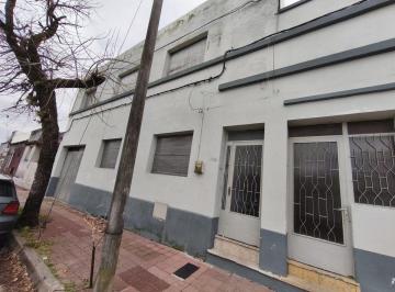 Casa · 115m² · 6 Ambientes · 1 Cochera · Apartamento Céntrico, 2 Dorm. y Gran Garaje.