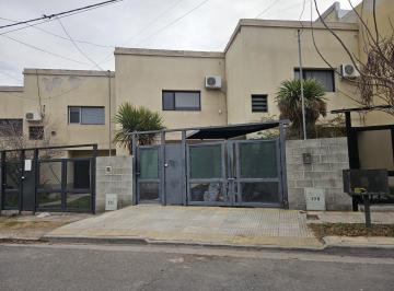 PH · 83m² · 3 Ambientes · 1 Cochera · Alquiler de Dúplex 2 Dorm. en Neuquén Capital