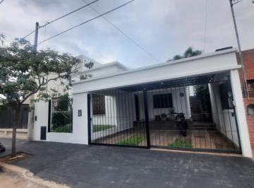 Casa de 8 ambientes, Córdoba · Villa Cabrera - Gran Inversion Apta a Crédito - 2 Propiedades por U$s 130 Mil