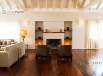 Casa · 340m² · 5 Ambientes · 3 Cocheras · Casa en Gran Bell 1, Club de Campo, City Bell