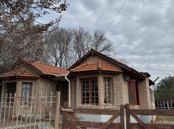 Casa de 4 ambientes, Villa Carlos Paz · Alquiler Casa 2 Dorm. - Pileta - Cochera - B° Solares Ensenadas
