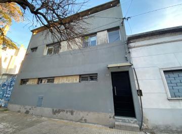 Casa · 3 Ambientes · Casa de Dos Dorm. y Patio en Alquiler