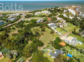 Terreno · 3000m² · Terreno en Venta, Ubicación Ideal Punta Ballena, Punta del Este. 3000 m²