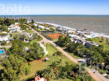 Terreno · 868m² · Terreno en Venta, Vista Al Mar en Punta Ballena, Punta del Este Uruguay