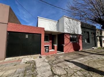 Casa · 185m² · 4 Ambientes · 1 Cochera · Casa en Ensenada