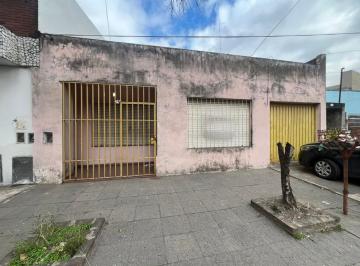 Casa · 230m² · 4 Ambientes · 1 Cochera · Casa en Tablada a Reciclar