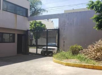 Bodega-Galpón · 698m² · Venta Galpón Avellaneda - Piñeyro