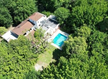 Casa · 365m² · 7 Ambientes · 2 Cocheras · Casa Chalet en Venta Parque Leloir, Ituzaingó