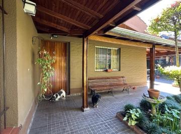 Casa · 90m² · 3 Ambientes · 1 Cochera · Casa a La Venta en Don Torcuato