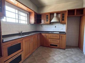 Casa de 5 ambientes, Lomas de Zamora · Casa en Planta Alta 5 Amb con Quincho y Terraza