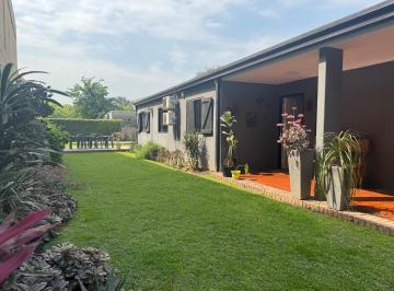 Casa · 142m² · 5 Ambientes · 2 Cocheras · Casa en Venta en Federico Rossi a m de Av Aconquija