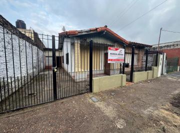 Casa de 3 ambientes, Lanús · Chalet a Reciclar en Buena Ubicacion!