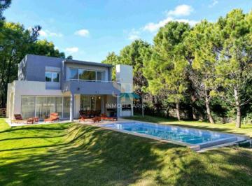 Casa · 289m² · 5 Ambientes · 1 Cochera · Casa en Venta La Herradura Pinamar