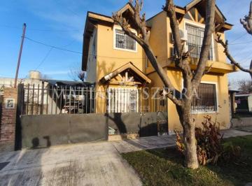Casa · 180m² · 6 Ambientes · 1 Cochera · Casa 6 Ambientes. | Mariscal Castilla 4988