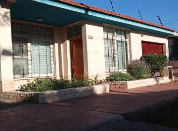 Casa · 135m² · 5 Ambientes · 1 Cochera · Venta Casa en Barrio Sanidad