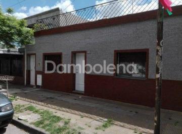 Casa · 131m² · 4 Ambientes · Casa en Venta en El Palomar, Morón, G. B. a. Zona Oeste