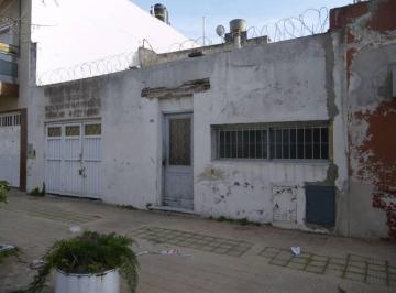 Casa · 124m² · Lote de 8,66 X 14,32 - Superficie 124 m² - Zonificacion R2bii