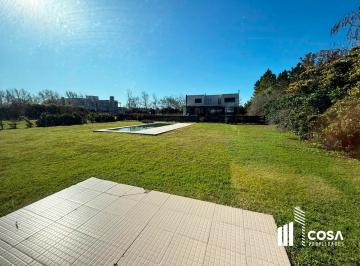 Casa · 320m² · 6 Ambientes · 2 Cocheras · Venta Casa 4 Dorm. Kentucky Club de Campo Funes Santa Fe