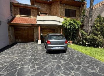 Casa · 280m² · 6 Ambientes · 2 Cocheras · Casa - Tapiales