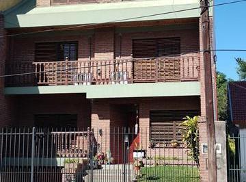 Casa · 330m² · 5 Ambientes · Casa de 5 Ambientes en Venta en Florencio Varela