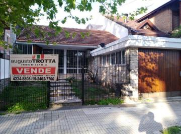 Casa · 100m² · 3 Ambientes · 1 Cochera · Chalet en Venta de 3 Ambientes en Quilmes Centro
