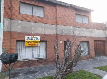 Casa de 6 ambientes, Avellaneda · Chalet en Dos Plantas, Avellaneda, Venta