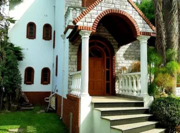 Casa · 1111m² · 5 Ambientes · 4 Cocheras · Casa en Alquiler - 4 Dorm. 3 Baños - Cocheras - 1.400 m² - Florencio Varela