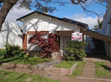 Casa · 100m² · 3 Ambientes · 2 Cocheras · Chalet en Venta en Barrancas de Quilmes