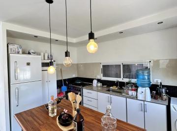 Casa · 130m² · 6 Ambientes · 1 Cochera · Casa de 4 Dorm. Ibarlucea