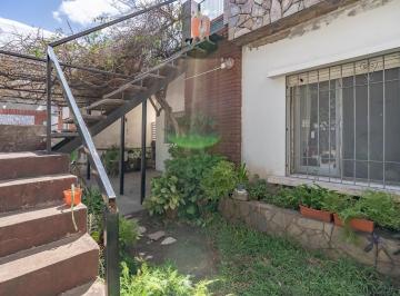 Casa · 170m² · 5 Ambientes · 2 Cocheras · Venta - Casa 3 Dorm. - Barrio Alvear, Rosario - Apta Crédito.