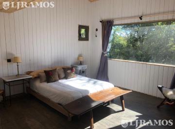 Casa · 480m² · 8 Ambientes · 2 Cocheras · Casa en Venta en Bo Cerrado Valle Escondido