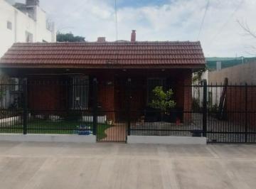 Casa de 3 ambientes, San Isidro · Casa 3 Amb. en Una Planta en Venta en Beccar