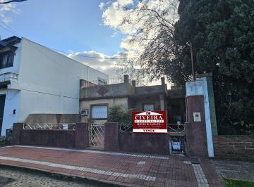 Casa de 4 ambientes, Lomas de Zamora · Casa 4 Amb. Conlote Contiguo Opcional.