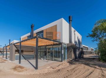 Foto1 · Venta Casa de 4 Dorm. en Parque Miramar