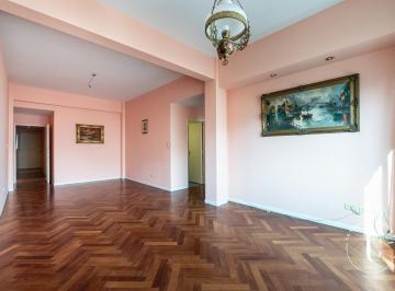 Departamento · 117m² · 4 Ambientes · 1 Cochera · Luminoso y Amplio 4 Ambientes con Cochera. Apto Prof. Excelente Planta!