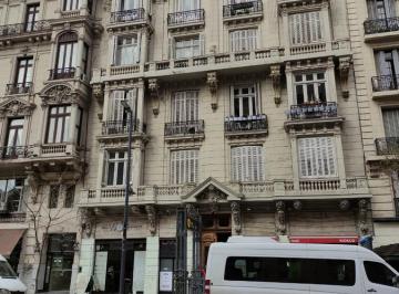 Departamento · 204m² · 6 Ambientes · Venta en Edif Historico Av de Mayo Al 1100 Retasado Super Interesante, Gran Altura de Techos