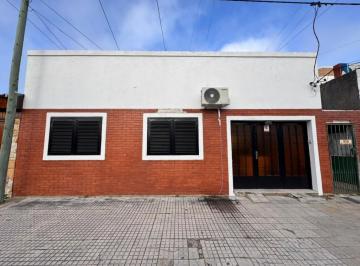 Frente · Casa 2 Dorm. con Cochera en La Plata Dueño Directo