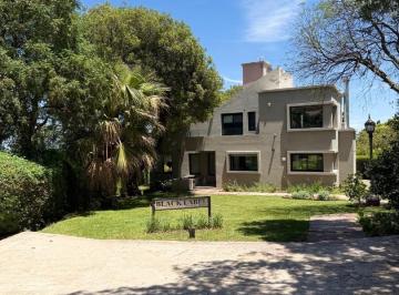 Casa · 130m² · 3 Ambientes · 1 Cochera · Casa Black Label en Country Chumamaya Capacidad 4 Personas