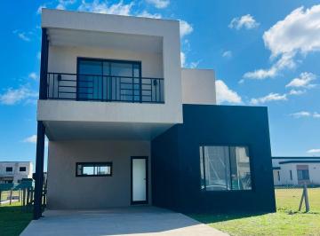 Casa · 133m² · 5 Ambientes · Casa Quinta en Alquiler en El Aljibe, Pilar, G. B. a. Zona Norte