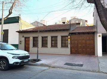 Casa · 250m² · 4 Dormitorios · 2 Cocheras · Hauser Vende Excelente Casa