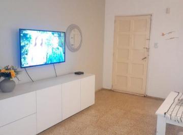 Casa · 221m² · 4 Ambientes · 1 Cochera · Casa 3 Dorm - Cochera - Apto Credito - B° Alto Alberdi