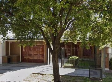 Casa · 220m² · 7 Ambientes · Excelente Casa con Pileta en Rafaela - Barrio Belgrano