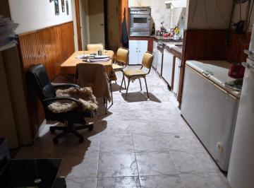 Casa · 200m² · 6 Ambientes · 4 Cocheras · Casas / Lote en Venta, Villa Tesei, a m de Av Vergara. Lote 10 X 62.