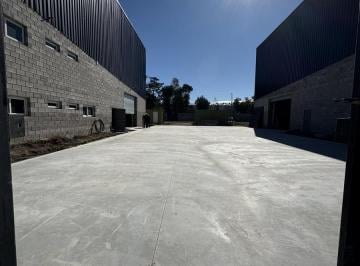Bodega-Galpón · 1200m² · Alquiler/ Venta, Predio con 2 Galpones a Estrenar en Moreno 600 m² c/u - Ideal Logística