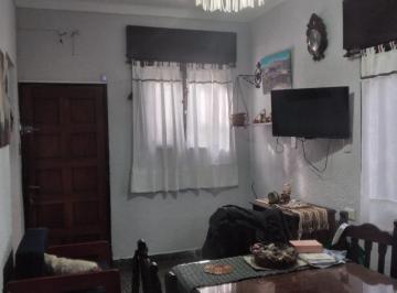 PH · 94m² · 4 Ambientes · PH, Lomas de Zamora, Fondo, Venta, Casa, Jardin, Banfield, Permuta