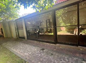 Local comercial , Villa Urquiza · Gran Espacio en Villa Urquiza en Alquiler Para Uso Comercial o Profesional